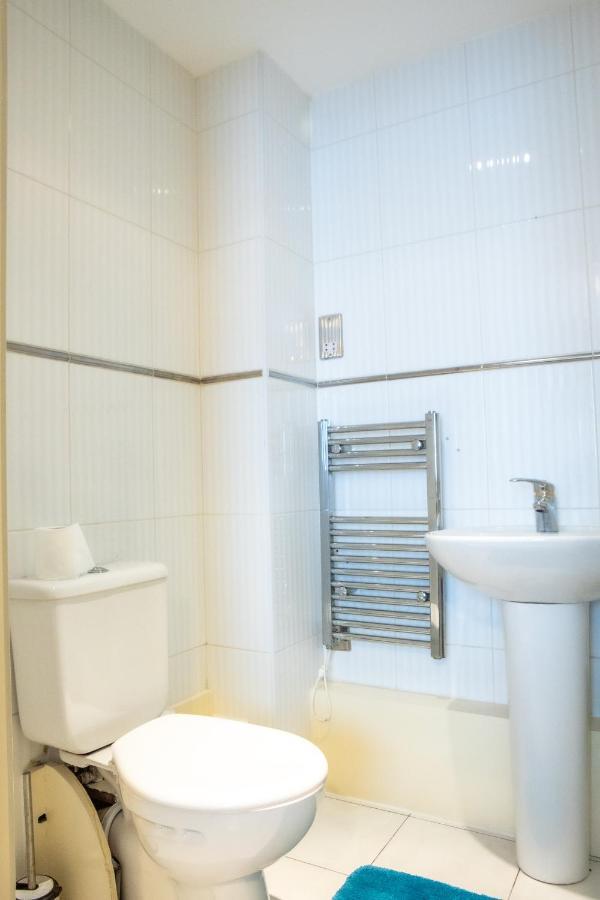 Newly Furnished Appartment Near Train Station Wolverhampton Eksteriør bilde