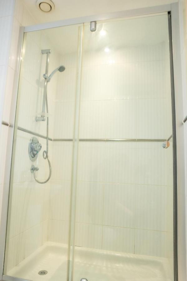 Newly Furnished Appartment Near Train Station Wolverhampton Eksteriør bilde