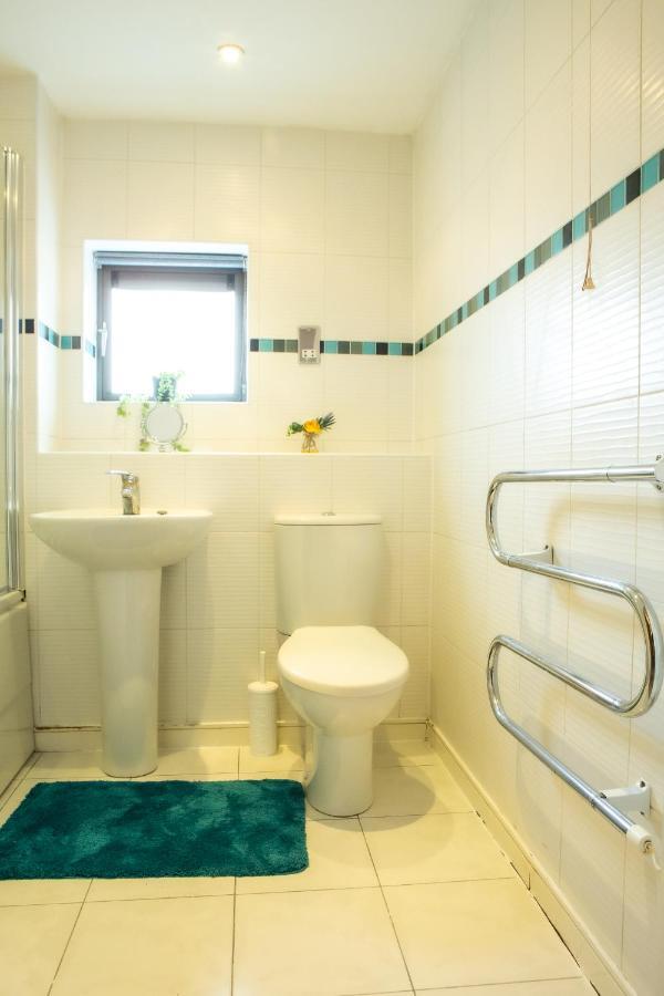 Newly Furnished Appartment Near Train Station Wolverhampton Eksteriør bilde